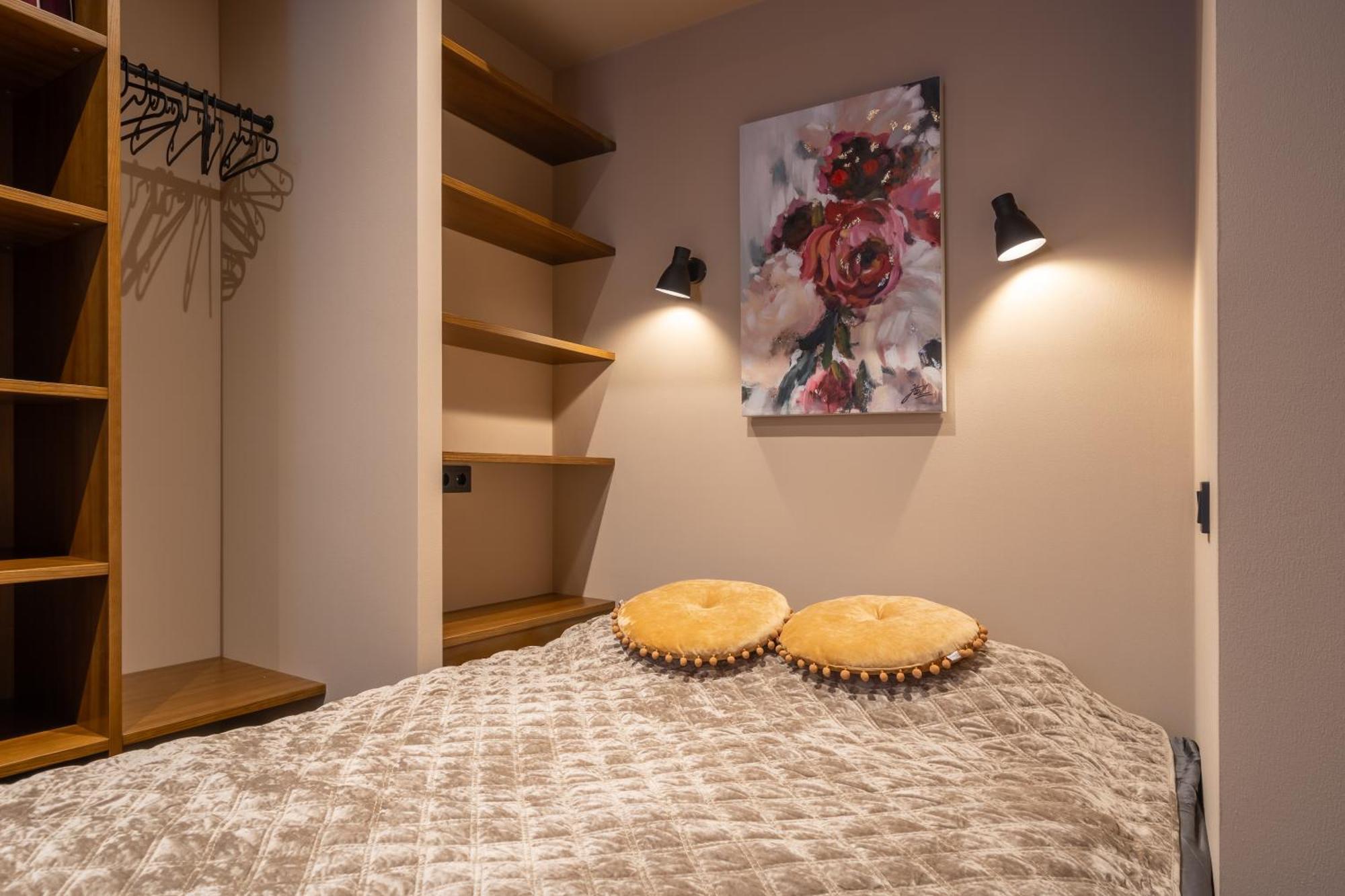 Stylish Old Town Apartment On Mucenieku Street リガ エクステリア 写真